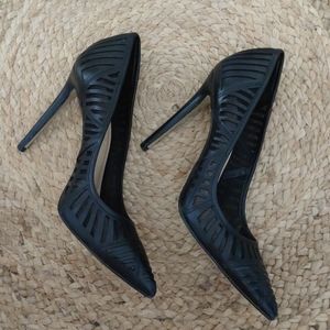 Beautiful cut out heels 9/40